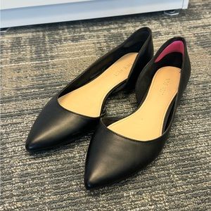 Women’s black flats